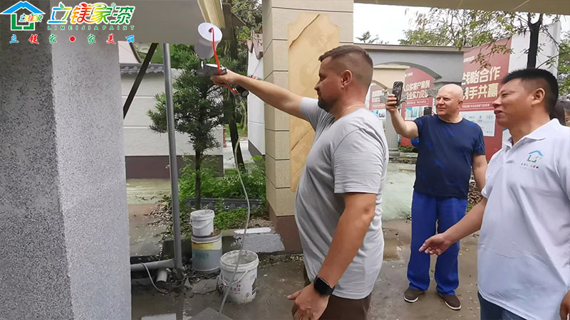 立镁家涂料厂家客户来访3